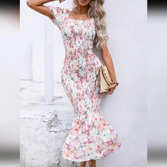 Allover Floral Print Puff Sleeve Mermaid Hem Dress